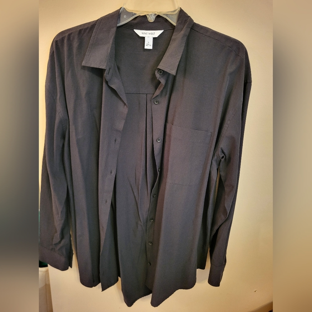 NWOT Womens Nine West button Down, Size L